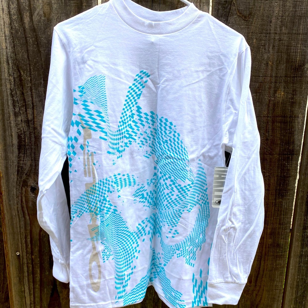 Oakley NWT long sleeve tee